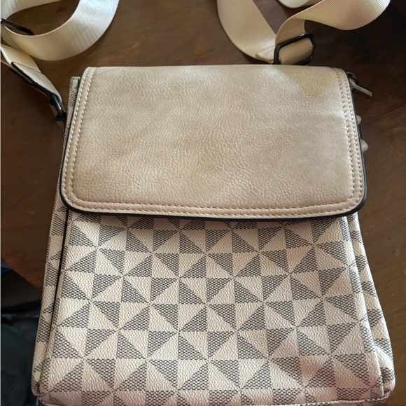Geometric Patterned Crossbody - Picture 2 of 2